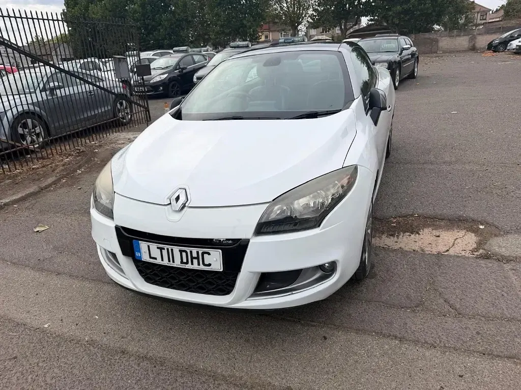 Used Renault Mégane Cabriolet Dynamique 2011 White Cabriolet