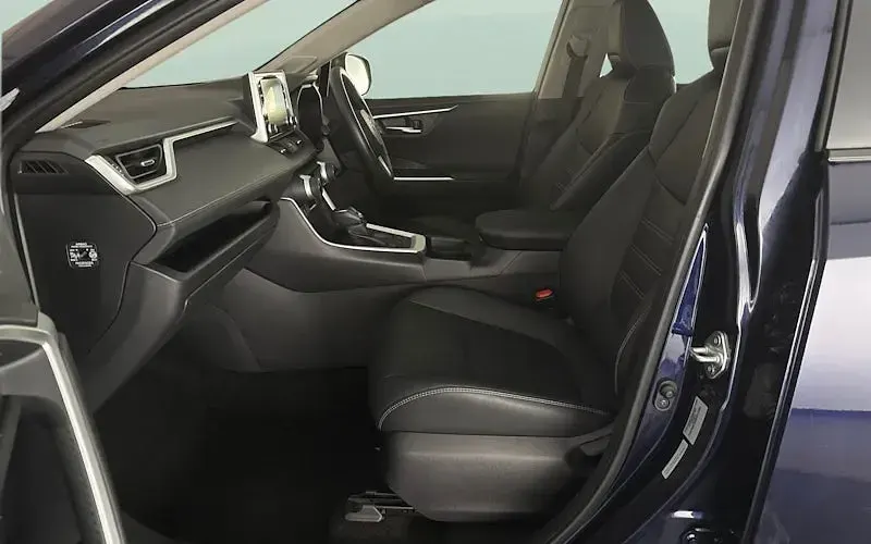 Usado Toyota RAV4 218 HP (160 kW) 2025 SUV