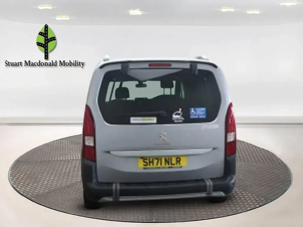 Used Peugeot Rifter Allure Premium 131 HP (96 kW) 2021 Grey MPV
