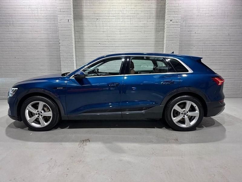 Used Audi e-tron Design 230 kW (313 HP) 2021 Blue SUV