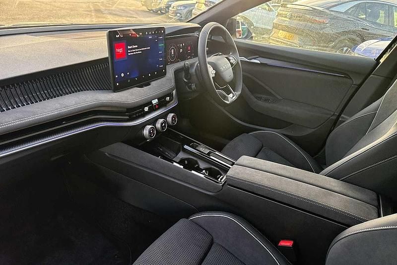 Used Skoda Superb SportLine 150 HP (110 kW) 2025 Midnight black metallic Estate