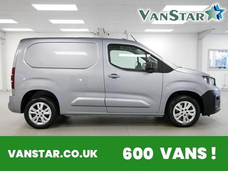 Grey Used 2021 Peugeot Partner MPV | £12,989 (Good price) - Image 1/4