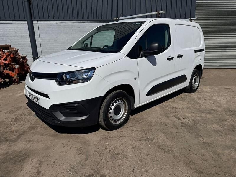 Used Toyota Proace Active 120 HP (88 kW) 2021 White MPV