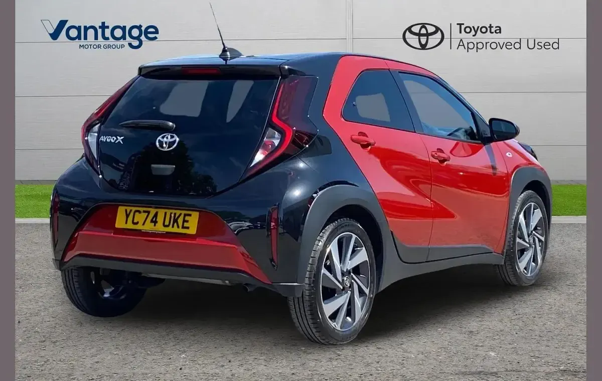 Used Toyota Aygo X 72 HP (52 kW) 2024 Red SUV