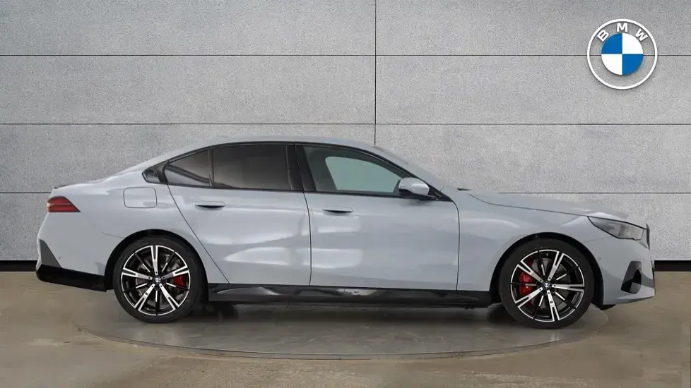 New BMW 550e M Sport 482 HP (354 kW) 2026 Grey