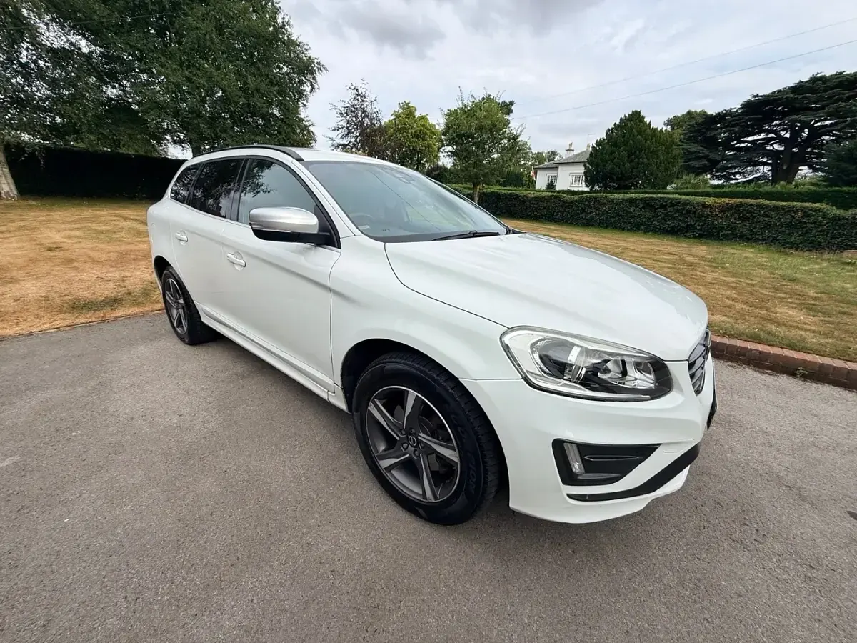 Used Volvo XC60 R-Design 2014 White SUV