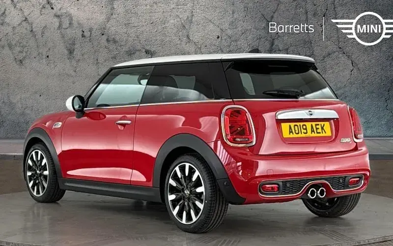 Used Mini Cooper S Exclusive 192 HP (141 kW) 2019 Red Hatchback