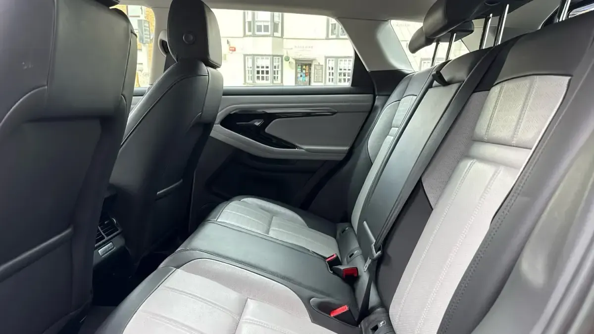 Gebraucht Land Rover Range Rover evoque HSE Dynamic 249 PS (183 kW) 2022 Rot SUV