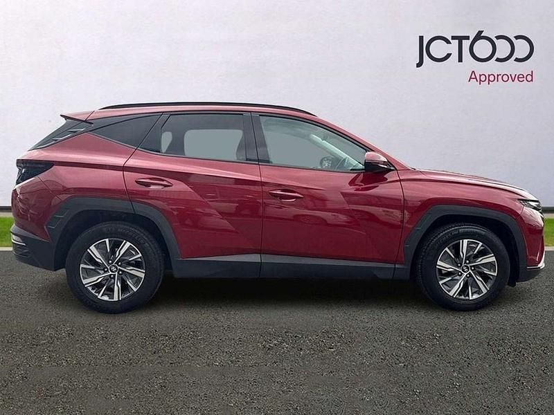 Used Hyundai Tucson SE 150 HP (110 kW) 2022 Red SUV