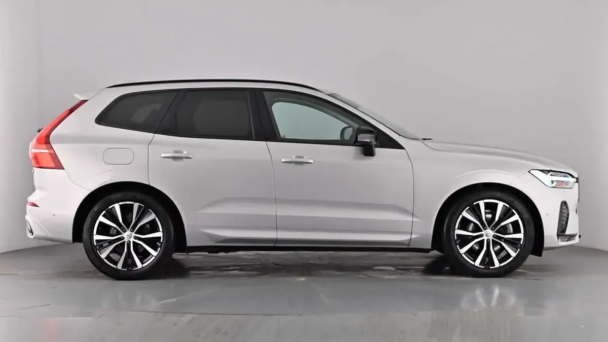 Second-hand Volvo XC60 Ultimate 250 CP (183 kW) 2023 Argintiu SUV