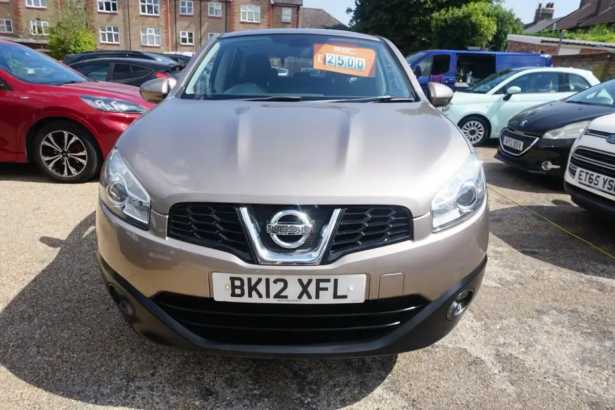 Used Nissan Qashqai Acenta 117 HP (86 kW) 2012 Beige SUV