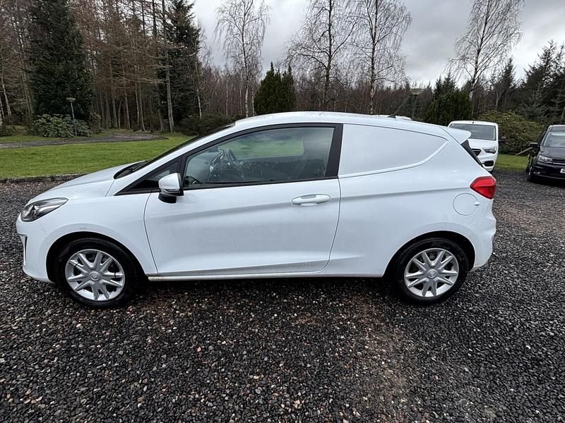 Used Ford Fiesta 2019 White Hatchback