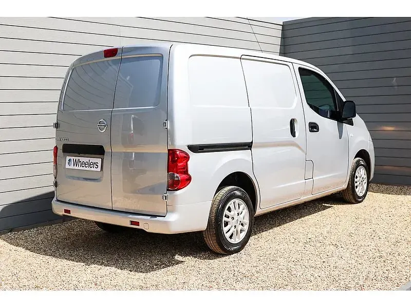 Used Nissan NV200 Tekna 2019 Silver MPV