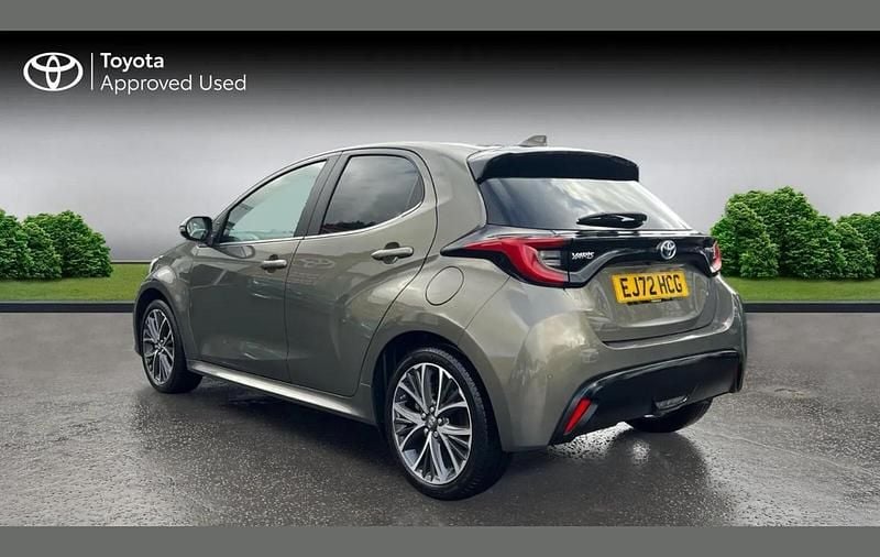 Second-hand Toyota Yaris Hybrid 116 CP (85 kW) 2022 Maro Hatchback