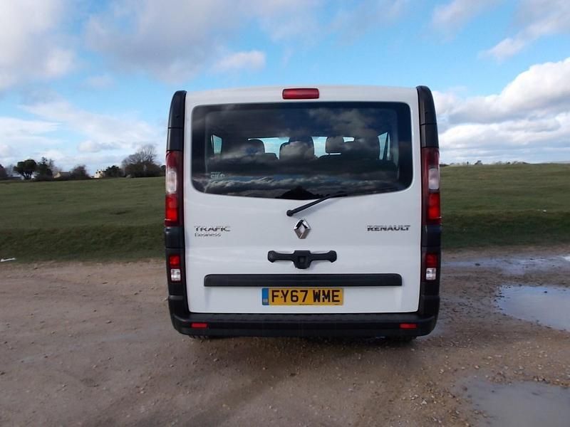 Używany Renault Trafic 2017 Biały Minivan