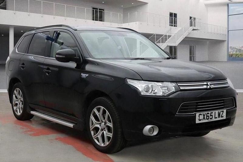 Used 2015 Mitsubishi Outlander P-HEV | £10,990 (Fair price) - Image 1/1