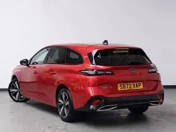 Używany Peugeot 308 Allure 131 KM (96 kW) 2023 Czerwony Kombi