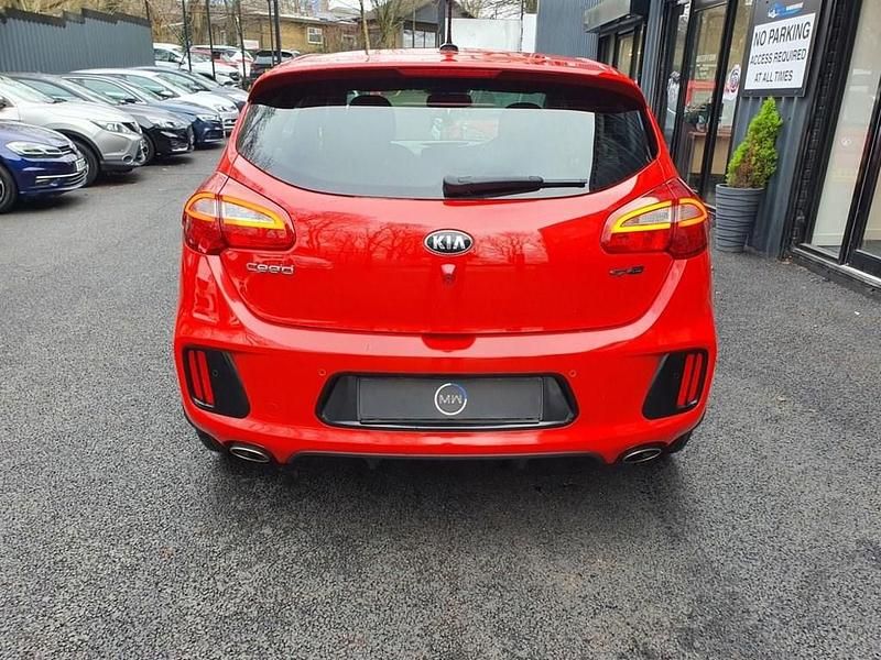 Used Kia Ceed GT-Line 134 HP (98 kW) 2016 Red Hatchback