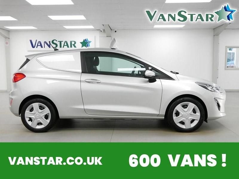 Silver Used 2020 Ford Fiesta Hatchback | £9,989 (Fair price) - Image 1/4