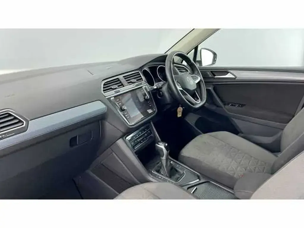 Used VW Tiguan Life 150 HP (110 kW) 2021 White SUV