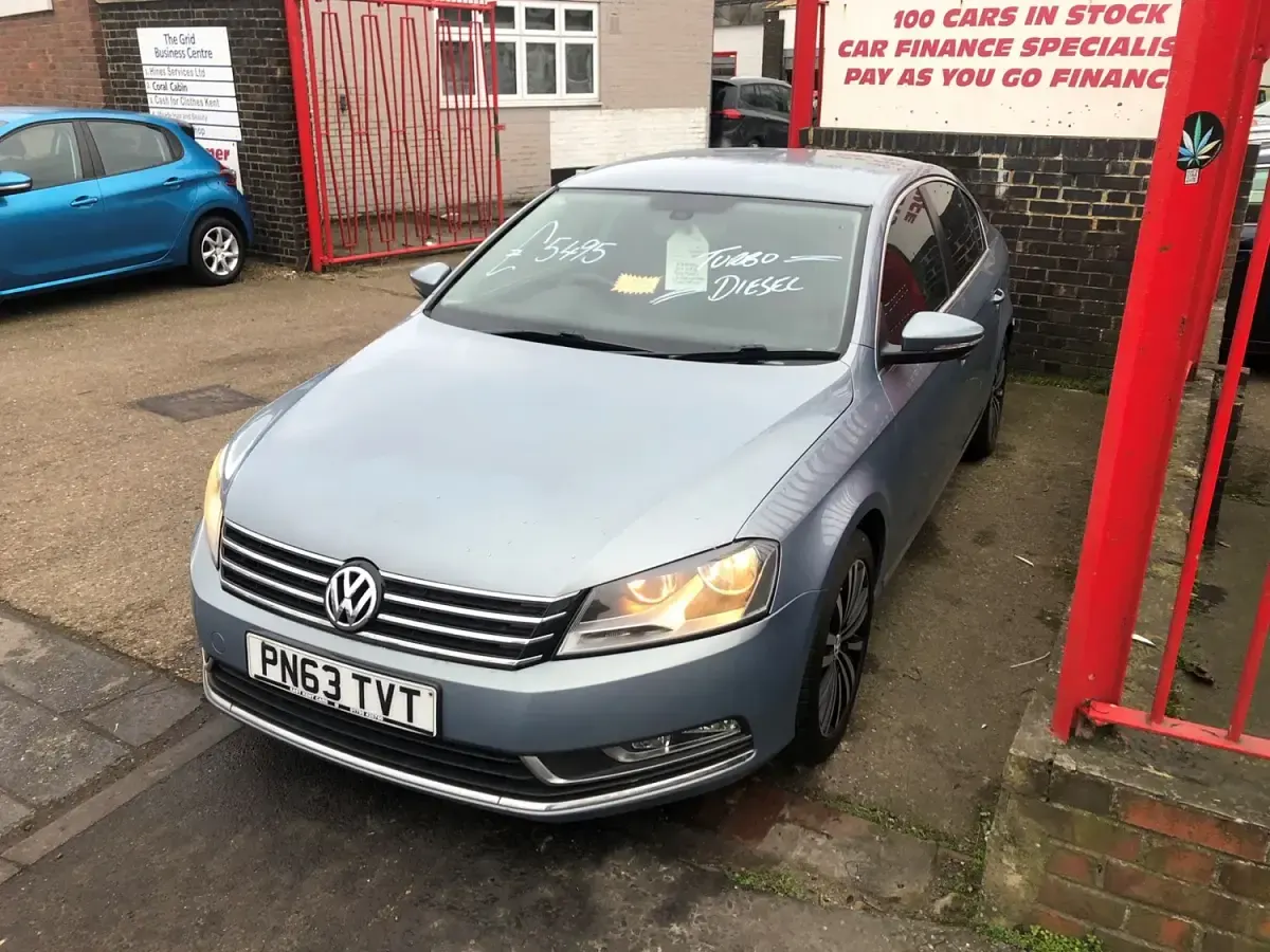 Begagnad VW Passat Sport 140 HK (102 kW) 2013 Grå Sedan