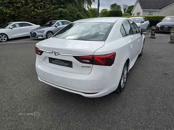 Used Toyota Avensis Business Edition 147 HP (108 kW) 2017 White Sedan