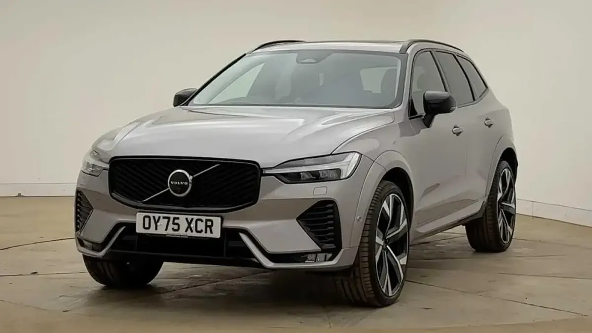 Used Volvo XC60 Ultra 250 HP (183 kW) 2025 Silver SUV
