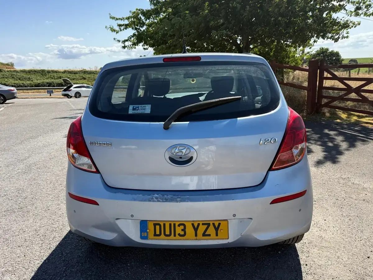 Used Hyundai i20 Style 101 HP (74 kW) 2013 Blue Hatchback