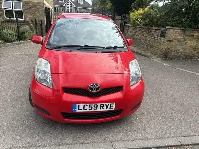 Used Toyota Yaris 101 HP (74 kW) 2009 Red Hatchback