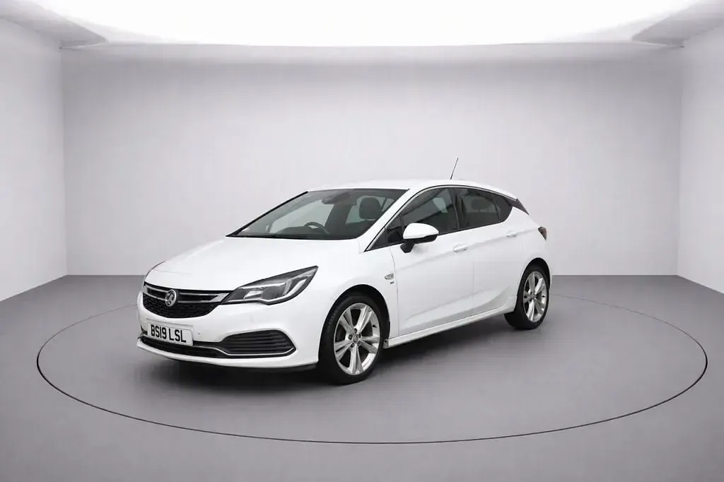Second-hand Vauxhall Astra SRi 150 CP (110 kW) 2019 Alb Hatchback