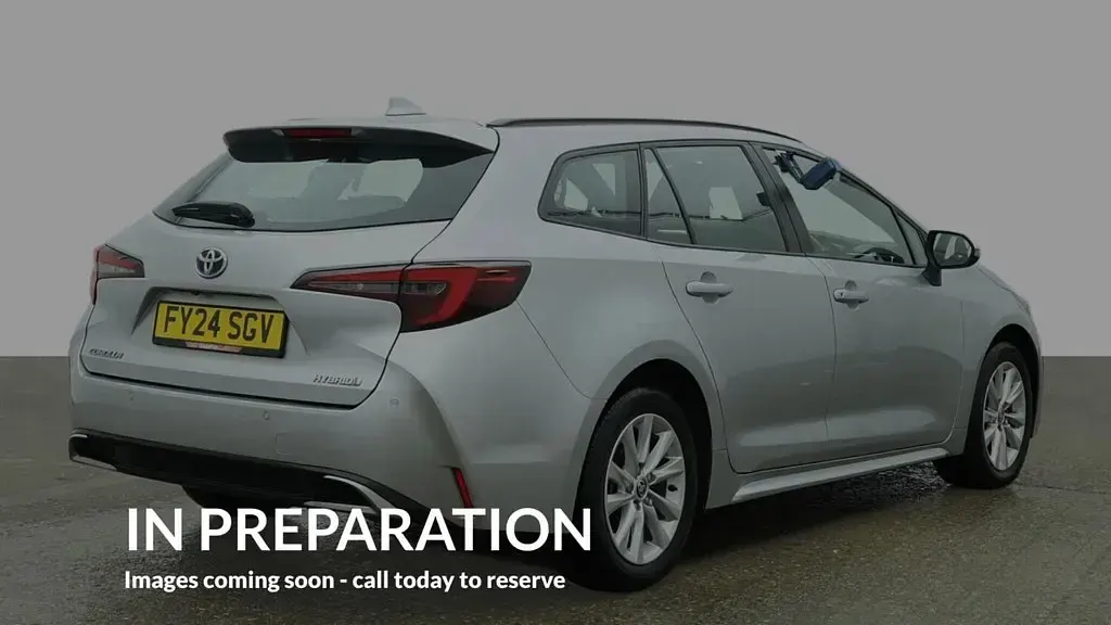 Używany Toyota Corolla 2024 Srebrny Kombi