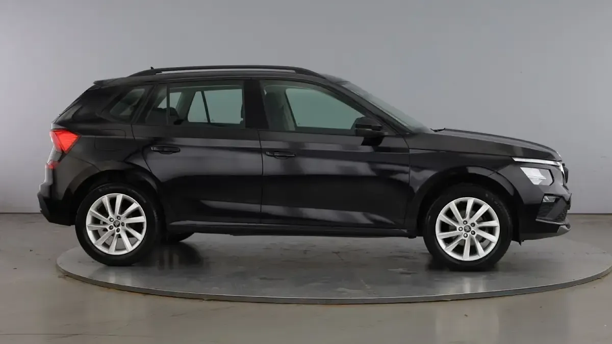 Used Skoda Kamiq SE 114 HP (83 kW) 2025 Black magic pearl effect SUV