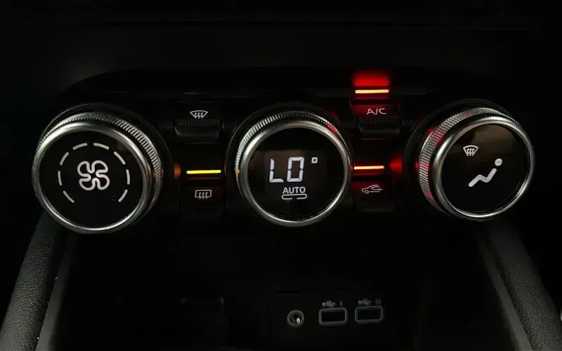 Used Renault Captur Engineered 145 HP (106 kW) 2023 Grey SUV