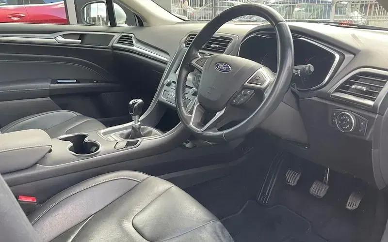Usado Ford Mondeo Titanium 160 HP (117 kW) 2017 Citadino