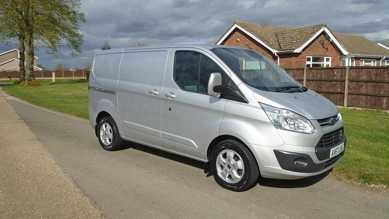 Used Ford Transit Custom Limited 170 HP (125 kW) 2017 Silver Van
