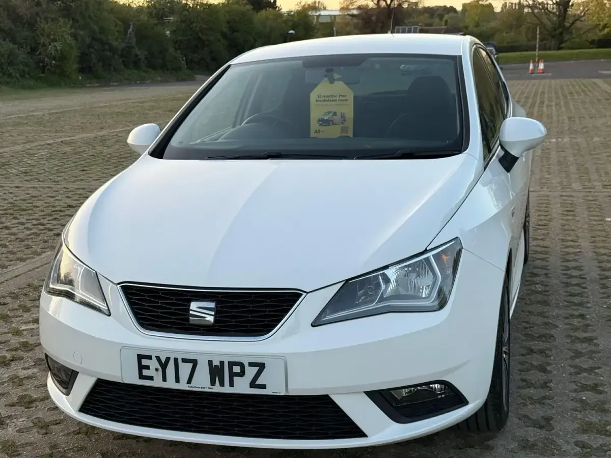 Begagnad Seat Ibiza SE 90 HK (66 kW) 2017 Vit Halvkombi