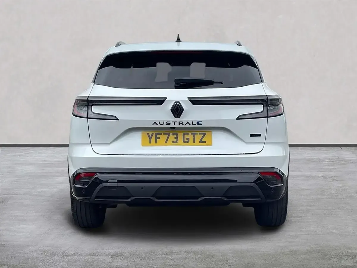 Used Renault Austral Techno Esprit Alpine 200 HP (147 kW) 2023 White SUV