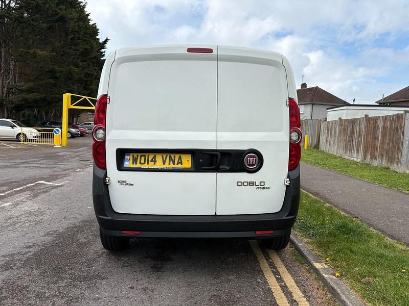 Used Fiat Doblò Active 2014 White MPV