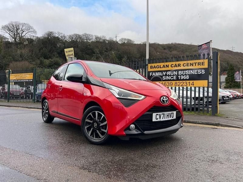 Used Toyota Aygo Trend 71 HP (52 kW) 2021 Red Hatchback