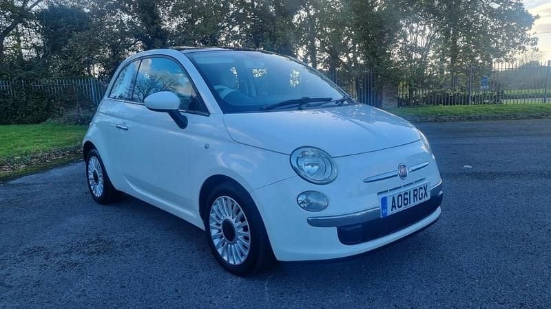 White Used 2011 Fiat 500 Lounge Hatchback | £2,695 (Good price) - Image 1/4