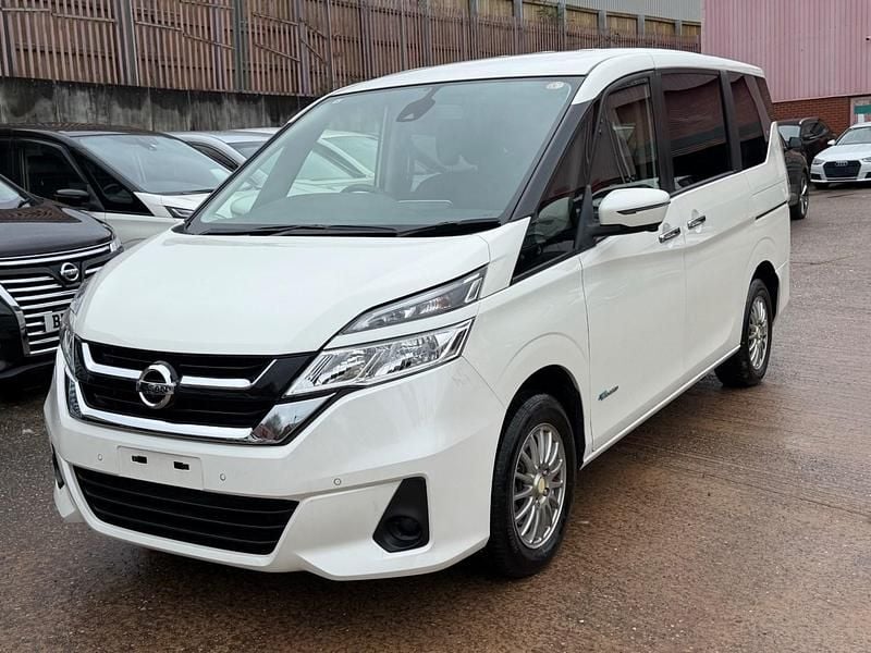 Used Nissan Serena 2018 White MPV