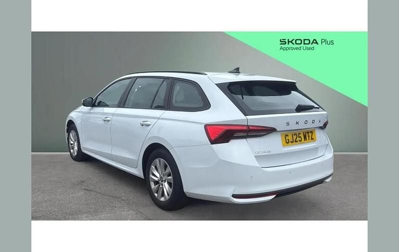 Used Skoda Octavia SE Technology 116 HP (85 kW) 2025 White Estate