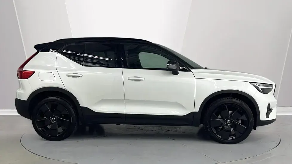 Used Volvo XC40 Plus 161 HP (118 kW) 2025 White SUV