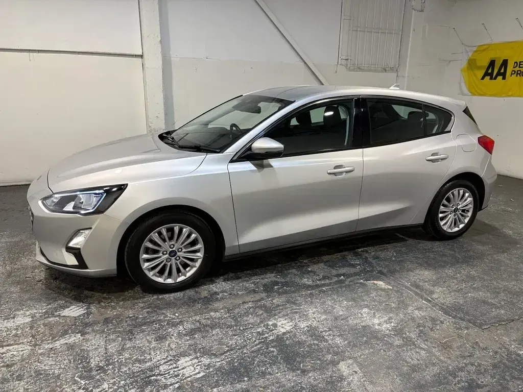 Used Ford Focus Titanium 150 HP (110 kW) 2019 Silver Hatchback
