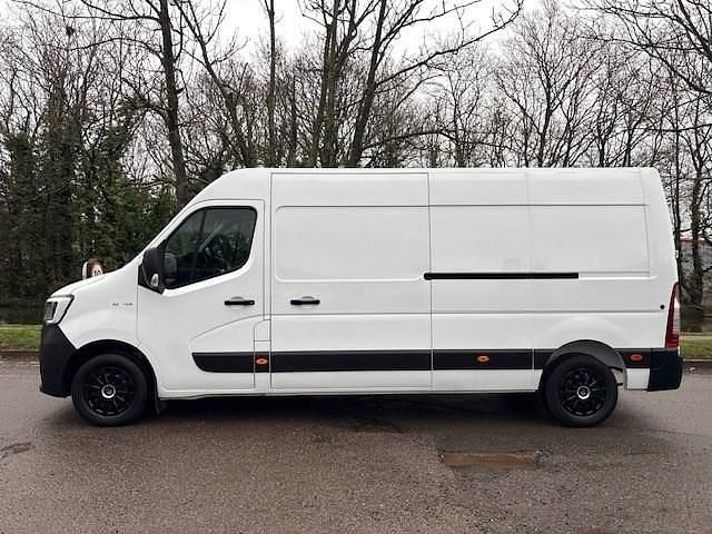 Used Renault Master 2023 White MPV