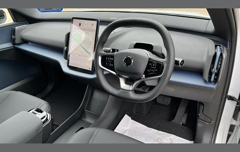 New Volvo EX30 Plus 196 kW (267 HP) 2026 White SUV