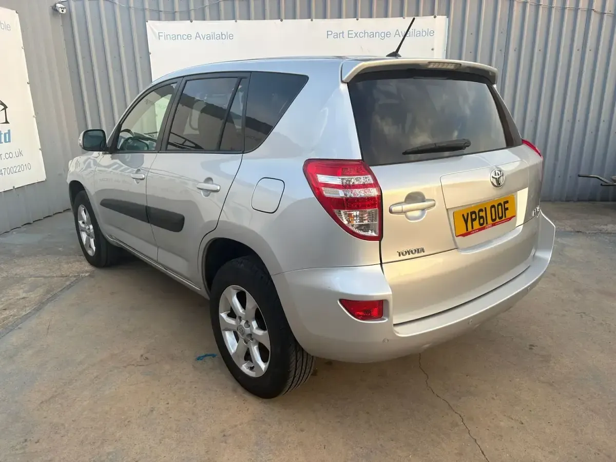 Used Toyota RAV4 150 HP (110 kW) 2011 Silver SUV