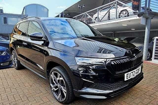 Black magic pearl effect Used 2022 Skoda Karoq SportLine SUV | £21,980 (Fair price) - Image 1/4