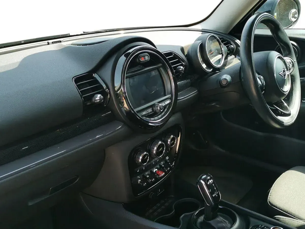 Used Mini Cooper Clubman Classic 188 HP (138 kW) 2019 Silver Estate