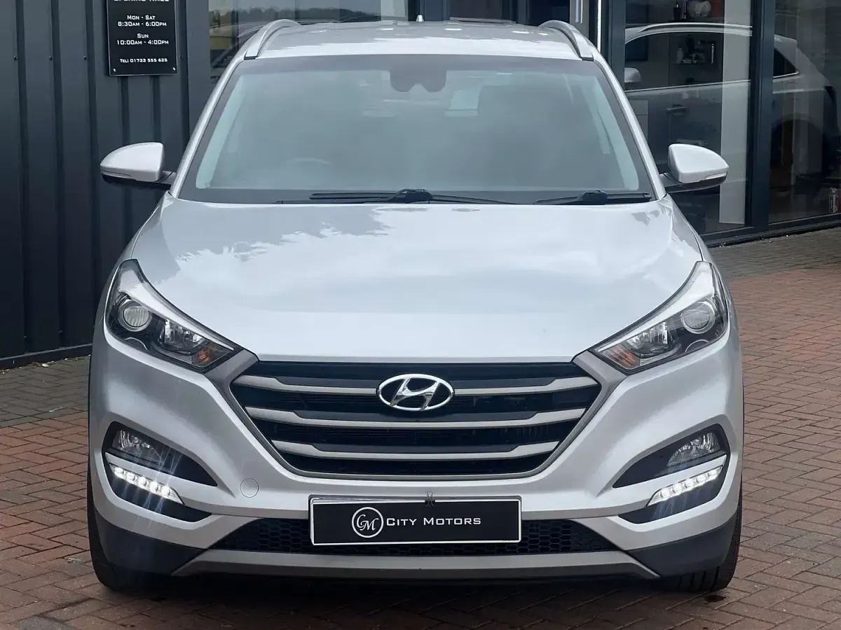 Used Hyundai Tucson SE 116 HP (85 kW) 2015 Silver SUV